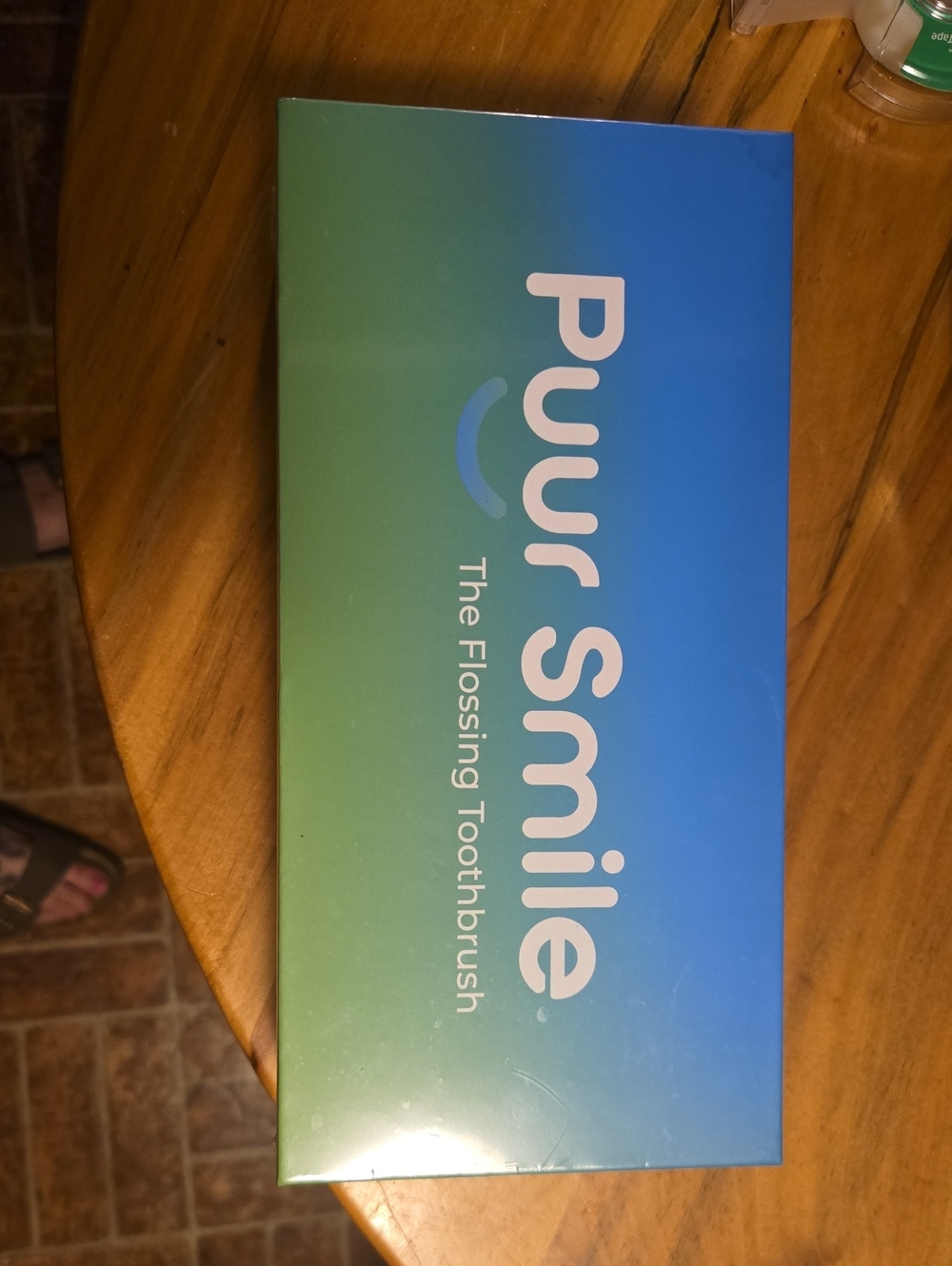 Flossing Toothbrush - Blue/Green